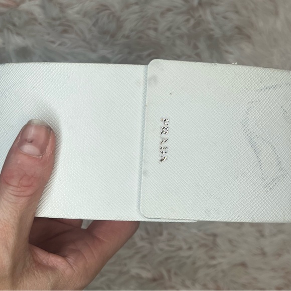 Prada sunglasses with case - Picture 3 of 13